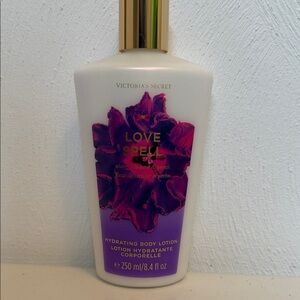Victoria's Secret Love Spell Hydrating Body Lotion - White & Purple